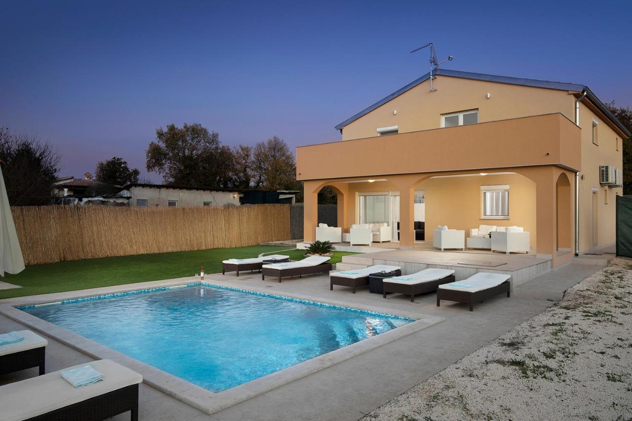 Villa Suhalj Medulin Bagian luar foto