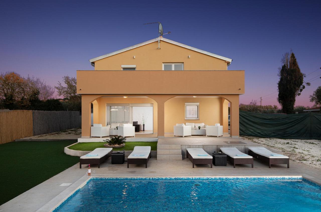 Villa Suhalj Medulin Bagian luar foto